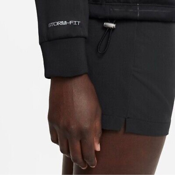 NWOT Women's Nike Storm-Fit Black Long Sleeve Windbreaker Pullover Jacket Medium - Picture 8 of 14